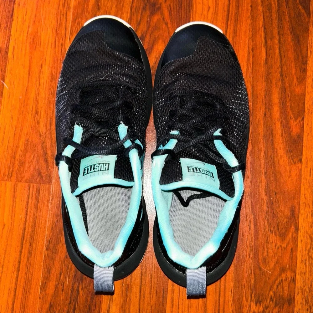 Nike Hustle Quick Touch Shoes Size 4.5Y